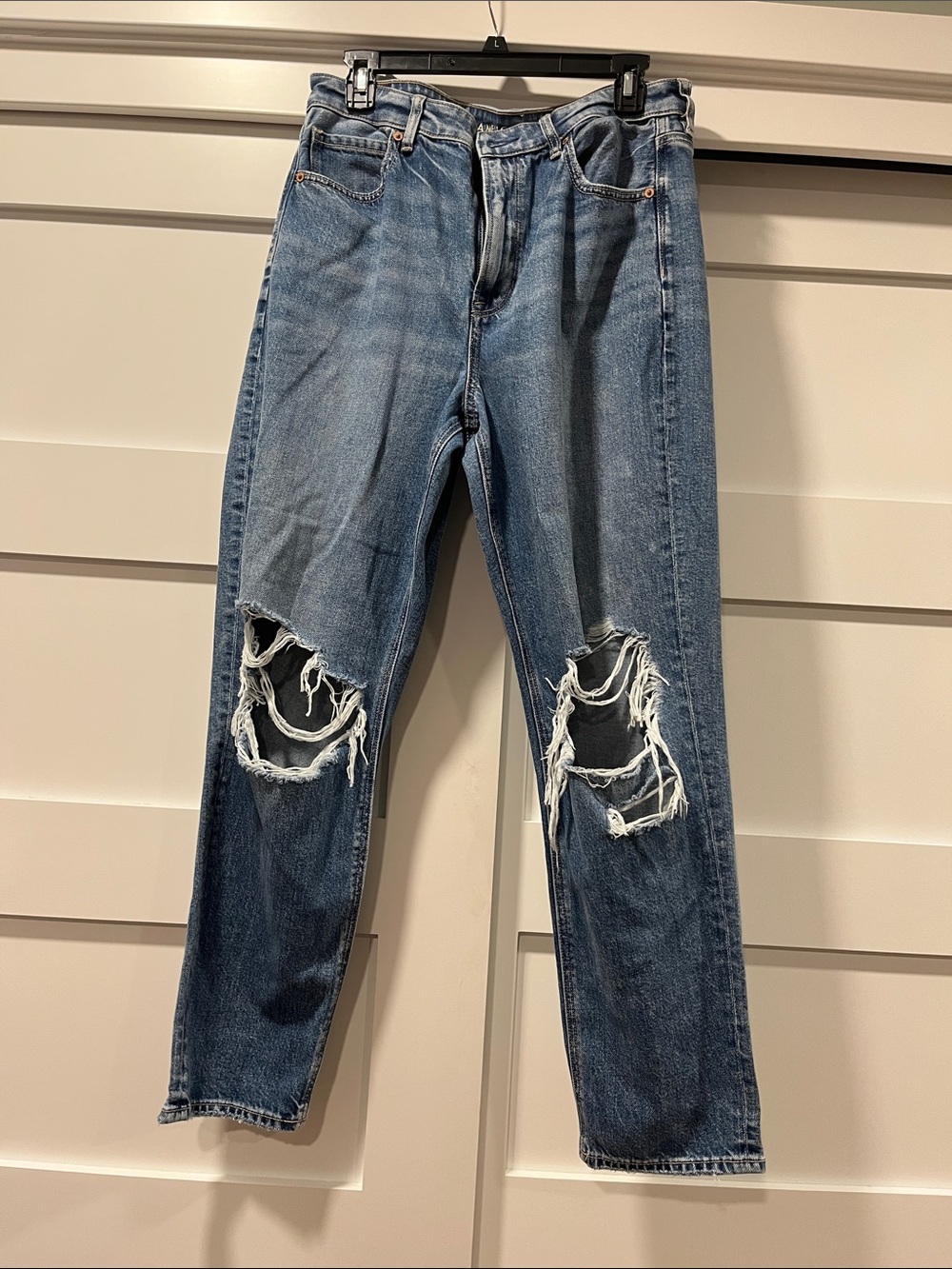 Distressed High-Rise Blue Denim Jeans with Knee Rips
